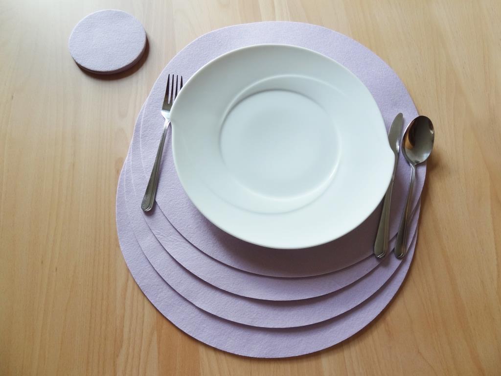 Placemats round in a set of 4 or 8, diameter = 40 cm, various colors