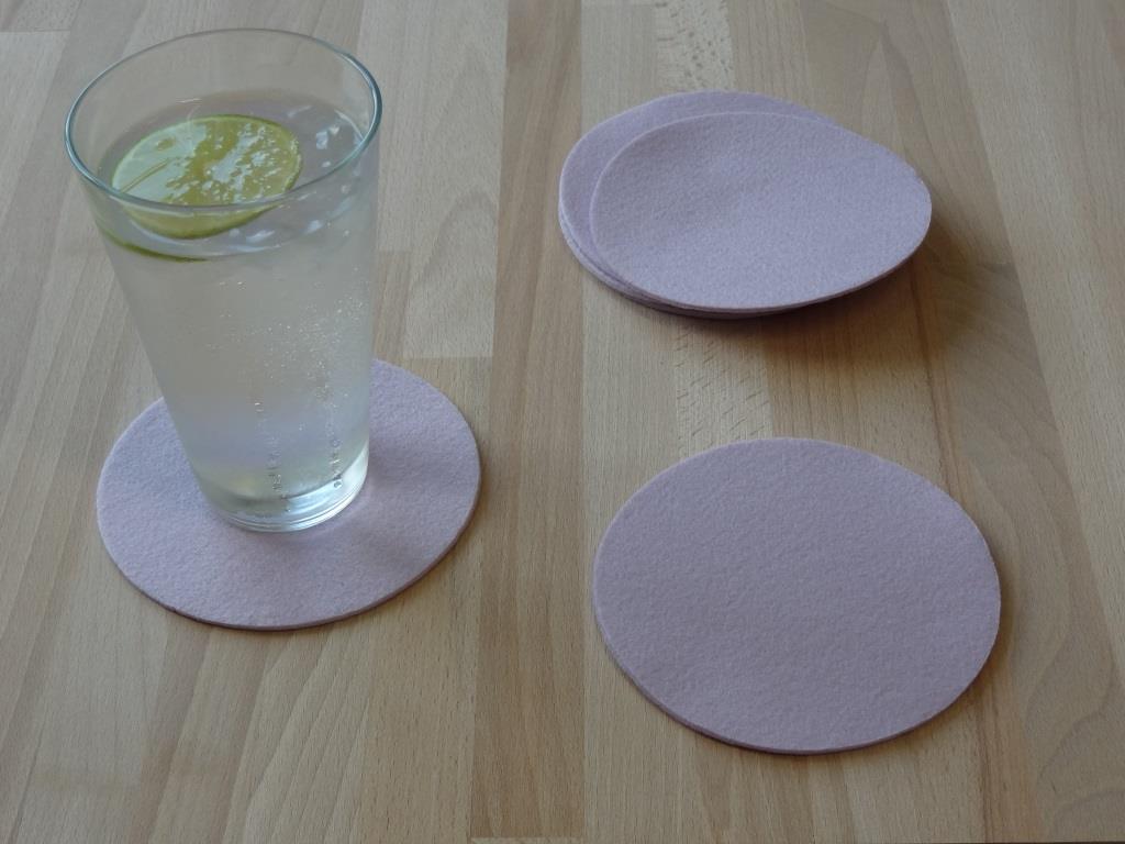 Placemats square 38x38 cm in a set of 4 with matching round glass coasters, lilac