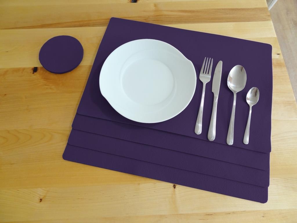 Placemats 30x45 cm in a set of 4 with matching round glass coasters, purple